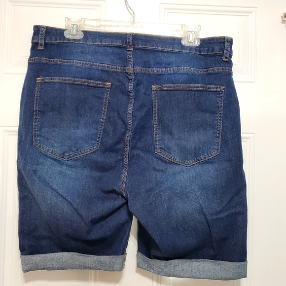 SHEIN Curve Ripped Jean Shorts size 2XL - Picture 9 of 14